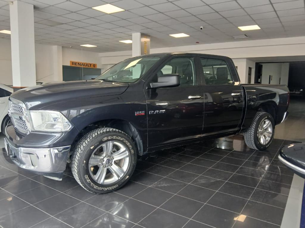 RAM 1500 5.7 V8 LARAMIE 4X4 2015